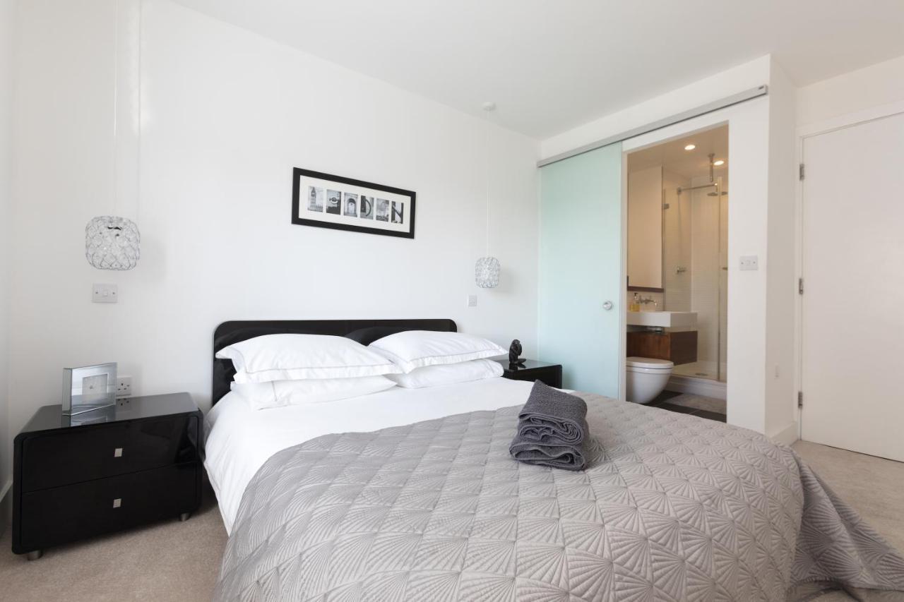 Luxury 2-Bed Flat Parking And Close To The Tube Londra Dış mekan fotoğraf